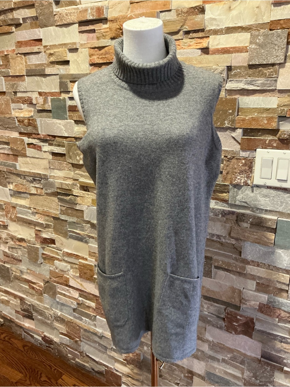 MaxMara Wool Cashmere Grey Turtleneck sleeveless Tinic Sweater